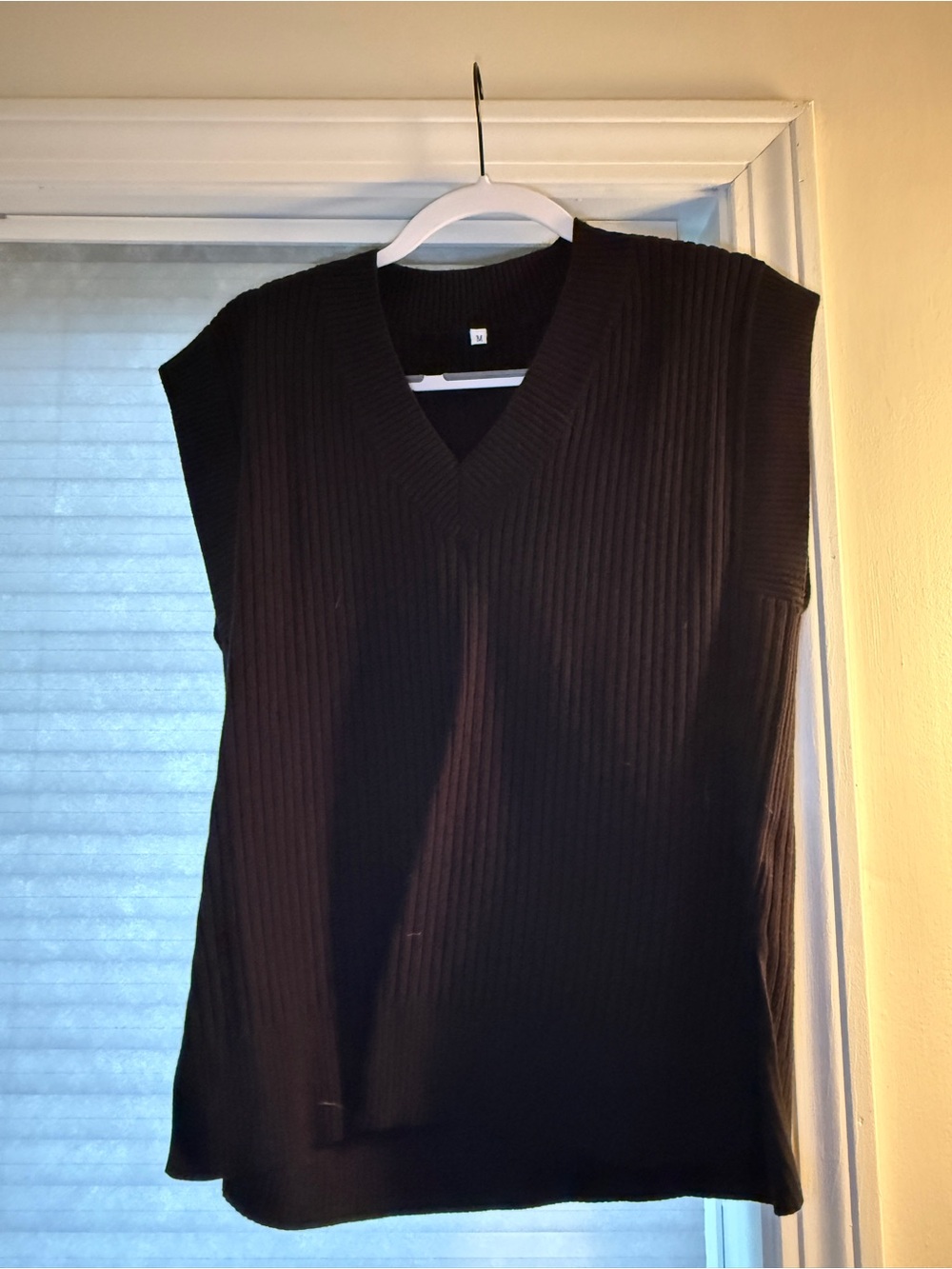 Sleeveless Ribbed V-Neck Tank Top - Black